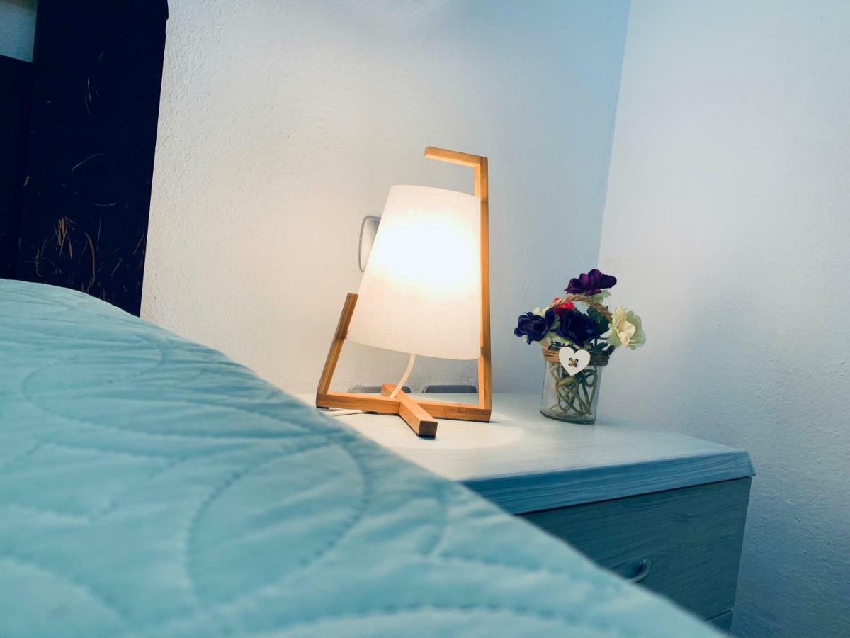 A 2 Passi Apartment Iglesias Bagian luar foto
